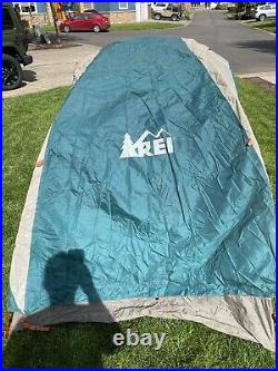 REI Half Dome 2 Plus Tent withFootprint & Rain Cover Lightweight 3-Season 2 Person