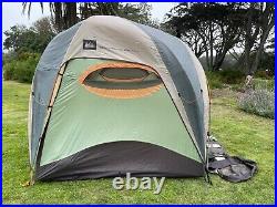 REI Hobitat 4 Size 4-Person Camping Tent with Footprint Cabin