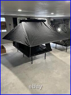 Rooftop Tent Aluminum Hardshell Clamshell